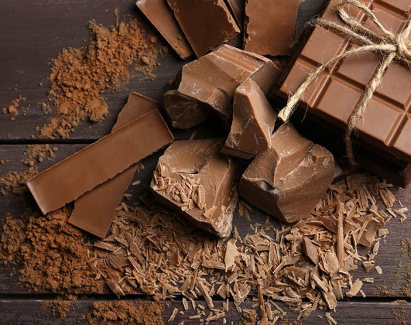 Une Tablette De Chocolat Avec Du Chocolat Et Des Barres De